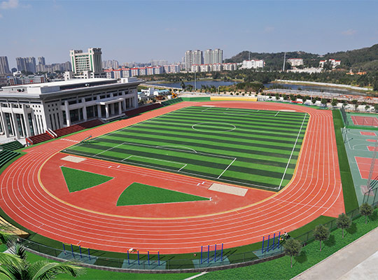 塑料跑道材料的优劣直接影响其使用性能